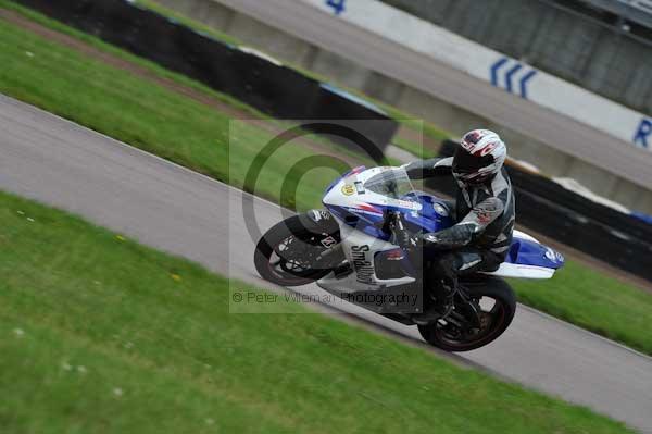 Motorcycle action photographs;Rockingham;Rockingham photographs;event digital images;eventdigitalimages;no limits trackday;peter wileman photography;rockingham corby northamptonshire;trackday;trackday digital images;trackday photos