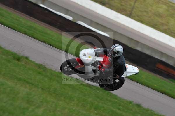 Motorcycle action photographs;Rockingham;Rockingham photographs;event digital images;eventdigitalimages;no limits trackday;peter wileman photography;rockingham corby northamptonshire;trackday;trackday digital images;trackday photos