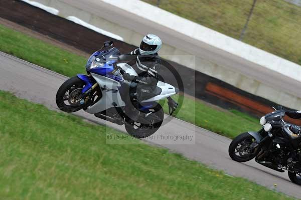 Motorcycle action photographs;Rockingham;Rockingham photographs;event digital images;eventdigitalimages;no limits trackday;peter wileman photography;rockingham corby northamptonshire;trackday;trackday digital images;trackday photos