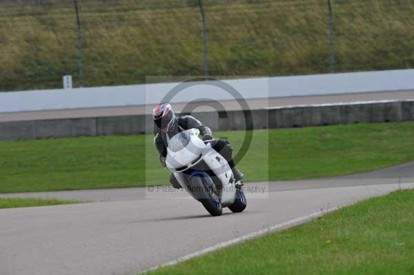 Motorcycle action photographs;Rockingham;Rockingham photographs;event digital images;eventdigitalimages;no limits trackday;peter wileman photography;rockingham corby northamptonshire;trackday;trackday digital images;trackday photos