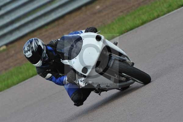 Motorcycle action photographs;Rockingham;Rockingham photographs;event digital images;eventdigitalimages;no limits trackday;peter wileman photography;rockingham corby northamptonshire;trackday;trackday digital images;trackday photos