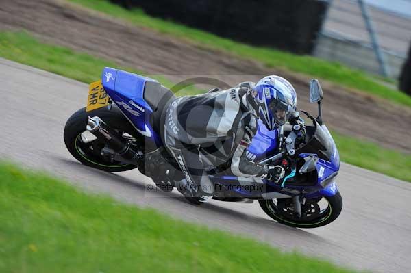 Motorcycle action photographs;Rockingham;Rockingham photographs;event digital images;eventdigitalimages;no limits trackday;peter wileman photography;rockingham corby northamptonshire;trackday;trackday digital images;trackday photos