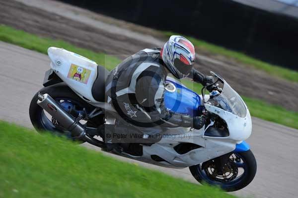 Motorcycle action photographs;Rockingham;Rockingham photographs;event digital images;eventdigitalimages;no limits trackday;peter wileman photography;rockingham corby northamptonshire;trackday;trackday digital images;trackday photos