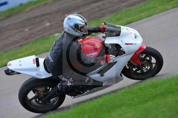 Motorcycle action photographs;Rockingham;Rockingham photographs;event digital images;eventdigitalimages;no limits trackday;peter wileman photography;rockingham corby northamptonshire;trackday;trackday digital images;trackday photos