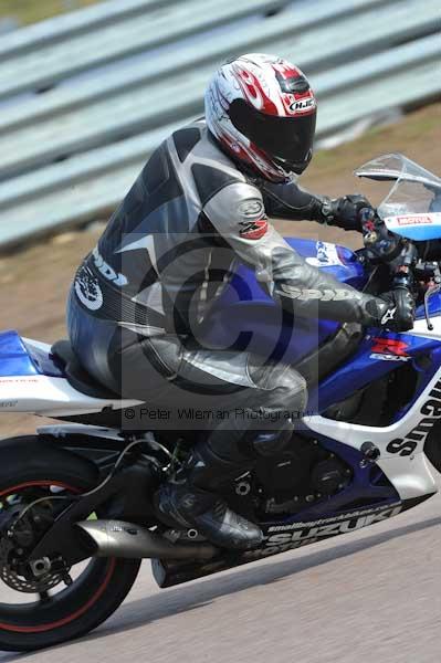 Motorcycle action photographs;Rockingham;Rockingham photographs;event digital images;eventdigitalimages;no limits trackday;peter wileman photography;rockingham corby northamptonshire;trackday;trackday digital images;trackday photos
