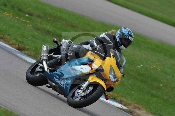 Motorcycle action photographs;Rockingham;Rockingham photographs;event digital images;eventdigitalimages;no limits trackday;peter wileman photography;rockingham corby northamptonshire;trackday;trackday digital images;trackday photos