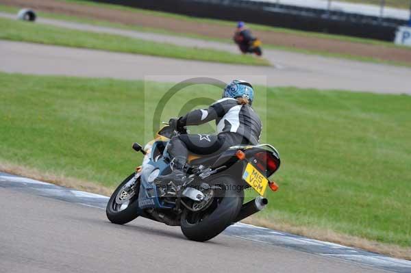 Motorcycle action photographs;Rockingham;Rockingham photographs;event digital images;eventdigitalimages;no limits trackday;peter wileman photography;rockingham corby northamptonshire;trackday;trackday digital images;trackday photos
