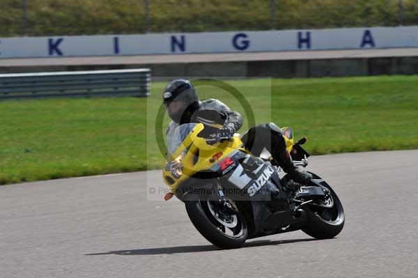 Motorcycle action photographs;Rockingham;Rockingham photographs;event digital images;eventdigitalimages;no limits trackday;peter wileman photography;rockingham corby northamptonshire;trackday;trackday digital images;trackday photos