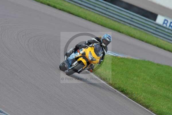 Motorcycle action photographs;Rockingham;Rockingham photographs;event digital images;eventdigitalimages;no limits trackday;peter wileman photography;rockingham corby northamptonshire;trackday;trackday digital images;trackday photos