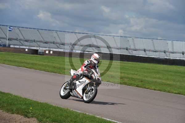 Motorcycle action photographs;Rockingham;Rockingham photographs;event digital images;eventdigitalimages;no limits trackday;peter wileman photography;rockingham corby northamptonshire;trackday;trackday digital images;trackday photos