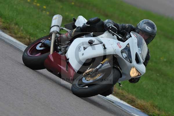 Motorcycle action photographs;Rockingham;Rockingham photographs;event digital images;eventdigitalimages;no limits trackday;peter wileman photography;rockingham corby northamptonshire;trackday;trackday digital images;trackday photos
