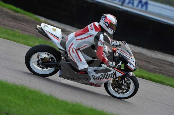 Motorcycle action photographs;Rockingham;Rockingham photographs;event digital images;eventdigitalimages;no limits trackday;peter wileman photography;rockingham corby northamptonshire;trackday;trackday digital images;trackday photos