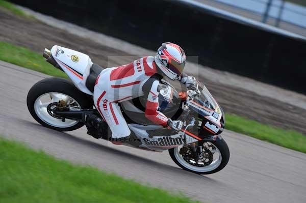 Motorcycle action photographs;Rockingham;Rockingham photographs;event digital images;eventdigitalimages;no limits trackday;peter wileman photography;rockingham corby northamptonshire;trackday;trackday digital images;trackday photos