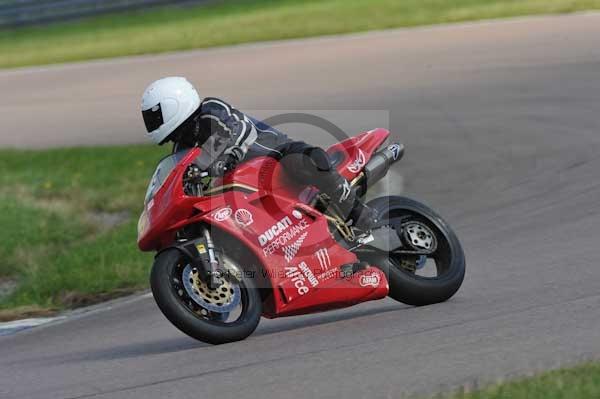 Motorcycle action photographs;Rockingham;Rockingham photographs;event digital images;eventdigitalimages;no limits trackday;peter wileman photography;rockingham corby northamptonshire;trackday;trackday digital images;trackday photos