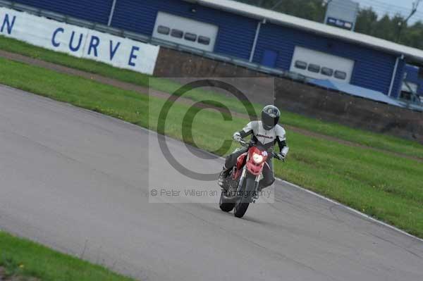Motorcycle action photographs;Rockingham;Rockingham photographs;event digital images;eventdigitalimages;no limits trackday;peter wileman photography;rockingham corby northamptonshire;trackday;trackday digital images;trackday photos