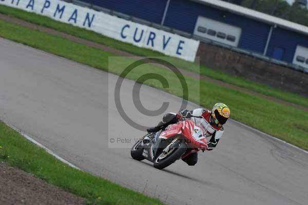 Motorcycle action photographs;Rockingham;Rockingham photographs;event digital images;eventdigitalimages;no limits trackday;peter wileman photography;rockingham corby northamptonshire;trackday;trackday digital images;trackday photos