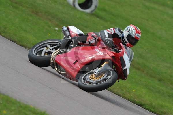 Motorcycle action photographs;Rockingham;Rockingham photographs;event digital images;eventdigitalimages;no limits trackday;peter wileman photography;rockingham corby northamptonshire;trackday;trackday digital images;trackday photos