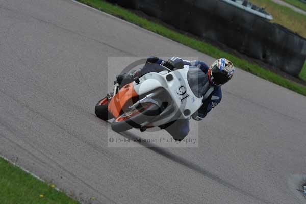 Motorcycle action photographs;Rockingham;Rockingham photographs;event digital images;eventdigitalimages;no limits trackday;peter wileman photography;rockingham corby northamptonshire;trackday;trackday digital images;trackday photos