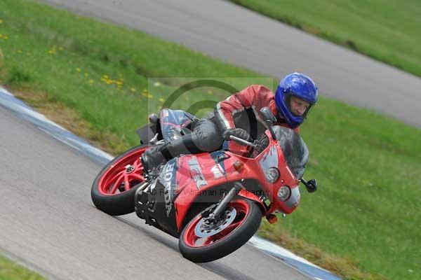 Motorcycle action photographs;Rockingham;Rockingham photographs;event digital images;eventdigitalimages;no limits trackday;peter wileman photography;rockingham corby northamptonshire;trackday;trackday digital images;trackday photos