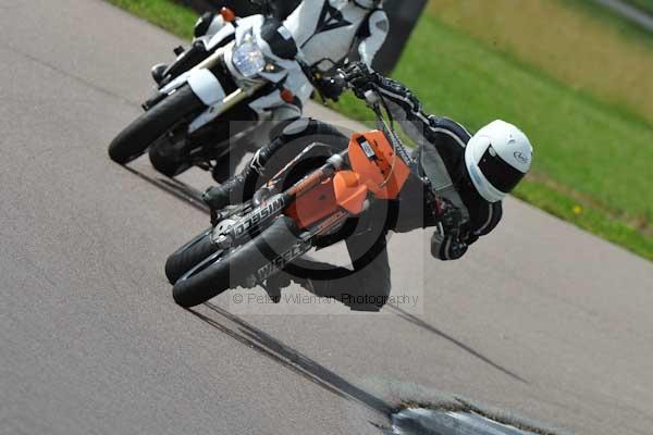 Motorcycle action photographs;Rockingham;Rockingham photographs;event digital images;eventdigitalimages;no limits trackday;peter wileman photography;rockingham corby northamptonshire;trackday;trackday digital images;trackday photos