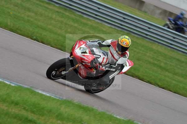 Motorcycle action photographs;Rockingham;Rockingham photographs;event digital images;eventdigitalimages;no limits trackday;peter wileman photography;rockingham corby northamptonshire;trackday;trackday digital images;trackday photos