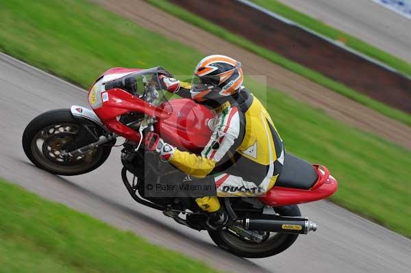 Motorcycle action photographs;Rockingham;Rockingham photographs;event digital images;eventdigitalimages;no limits trackday;peter wileman photography;rockingham corby northamptonshire;trackday;trackday digital images;trackday photos
