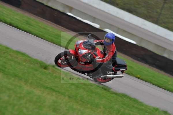 Motorcycle action photographs;Rockingham;Rockingham photographs;event digital images;eventdigitalimages;no limits trackday;peter wileman photography;rockingham corby northamptonshire;trackday;trackday digital images;trackday photos