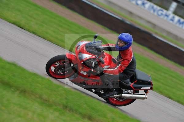 Motorcycle action photographs;Rockingham;Rockingham photographs;event digital images;eventdigitalimages;no limits trackday;peter wileman photography;rockingham corby northamptonshire;trackday;trackday digital images;trackday photos