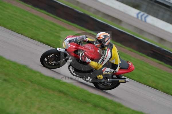 Motorcycle action photographs;Rockingham;Rockingham photographs;event digital images;eventdigitalimages;no limits trackday;peter wileman photography;rockingham corby northamptonshire;trackday;trackday digital images;trackday photos