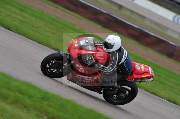 Motorcycle action photographs;Rockingham;Rockingham photographs;event digital images;eventdigitalimages;no limits trackday;peter wileman photography;rockingham corby northamptonshire;trackday;trackday digital images;trackday photos