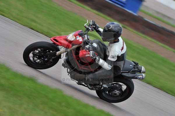 Motorcycle action photographs;Rockingham;Rockingham photographs;event digital images;eventdigitalimages;no limits trackday;peter wileman photography;rockingham corby northamptonshire;trackday;trackday digital images;trackday photos