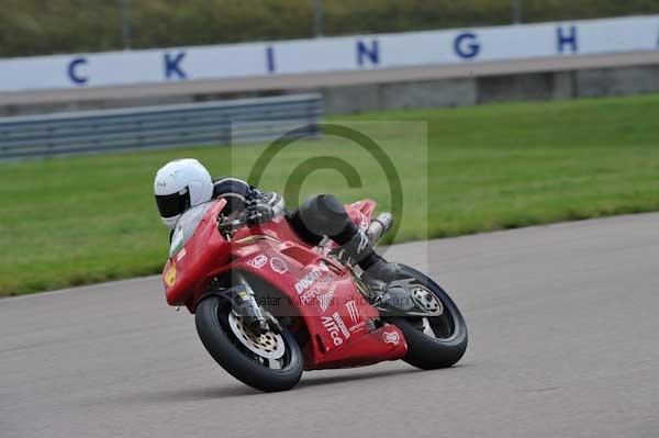 Motorcycle action photographs;Rockingham;Rockingham photographs;event digital images;eventdigitalimages;no limits trackday;peter wileman photography;rockingham corby northamptonshire;trackday;trackday digital images;trackday photos