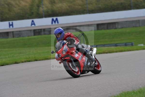 Motorcycle action photographs;Rockingham;Rockingham photographs;event digital images;eventdigitalimages;no limits trackday;peter wileman photography;rockingham corby northamptonshire;trackday;trackday digital images;trackday photos