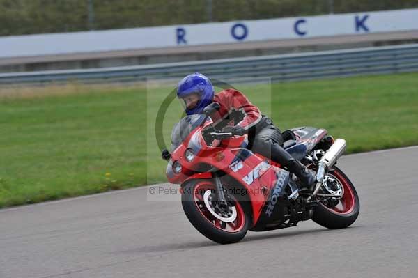 Motorcycle action photographs;Rockingham;Rockingham photographs;event digital images;eventdigitalimages;no limits trackday;peter wileman photography;rockingham corby northamptonshire;trackday;trackday digital images;trackday photos