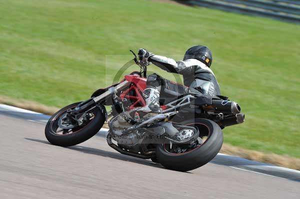 Motorcycle action photographs;Rockingham;Rockingham photographs;event digital images;eventdigitalimages;no limits trackday;peter wileman photography;rockingham corby northamptonshire;trackday;trackday digital images;trackday photos