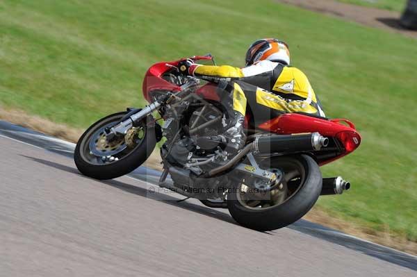 Motorcycle action photographs;Rockingham;Rockingham photographs;event digital images;eventdigitalimages;no limits trackday;peter wileman photography;rockingham corby northamptonshire;trackday;trackday digital images;trackday photos