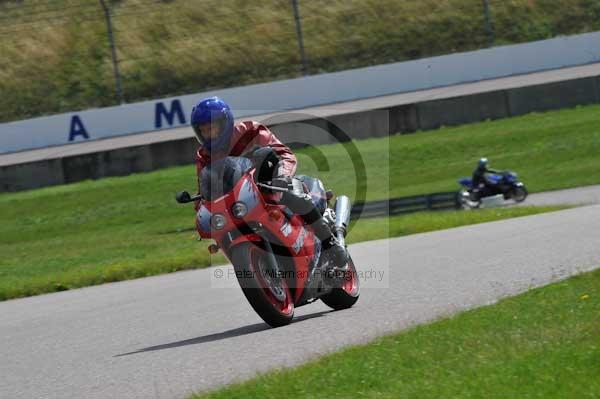 Motorcycle action photographs;Rockingham;Rockingham photographs;event digital images;eventdigitalimages;no limits trackday;peter wileman photography;rockingham corby northamptonshire;trackday;trackday digital images;trackday photos