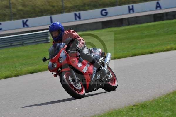 Motorcycle action photographs;Rockingham;Rockingham photographs;event digital images;eventdigitalimages;no limits trackday;peter wileman photography;rockingham corby northamptonshire;trackday;trackday digital images;trackday photos