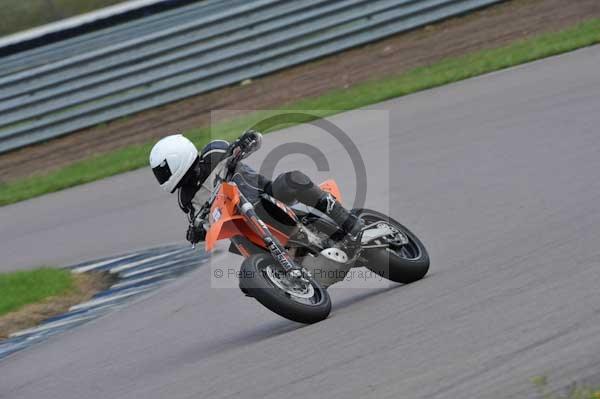 Motorcycle action photographs;Rockingham;Rockingham photographs;event digital images;eventdigitalimages;no limits trackday;peter wileman photography;rockingham corby northamptonshire;trackday;trackday digital images;trackday photos