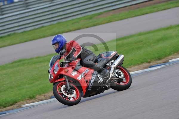 Motorcycle action photographs;Rockingham;Rockingham photographs;event digital images;eventdigitalimages;no limits trackday;peter wileman photography;rockingham corby northamptonshire;trackday;trackday digital images;trackday photos