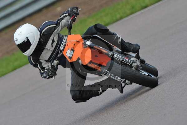 Motorcycle action photographs;Rockingham;Rockingham photographs;event digital images;eventdigitalimages;no limits trackday;peter wileman photography;rockingham corby northamptonshire;trackday;trackday digital images;trackday photos