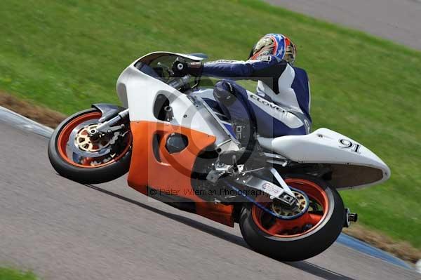 Motorcycle action photographs;Rockingham;Rockingham photographs;event digital images;eventdigitalimages;no limits trackday;peter wileman photography;rockingham corby northamptonshire;trackday;trackday digital images;trackday photos