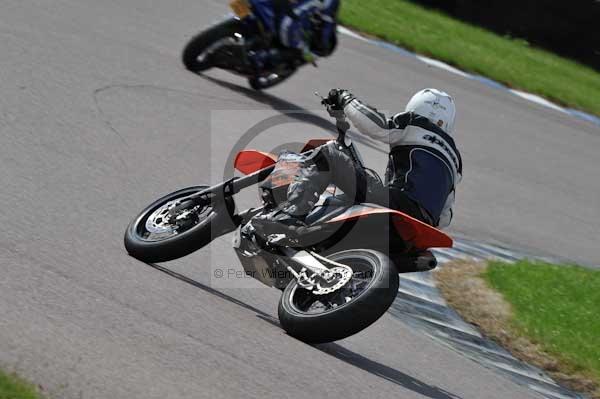 Motorcycle action photographs;Rockingham;Rockingham photographs;event digital images;eventdigitalimages;no limits trackday;peter wileman photography;rockingham corby northamptonshire;trackday;trackday digital images;trackday photos