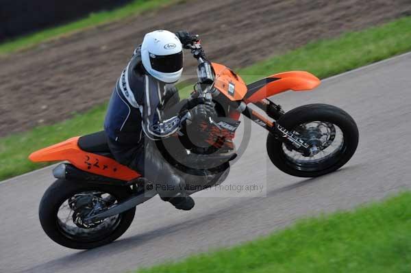 Motorcycle action photographs;Rockingham;Rockingham photographs;event digital images;eventdigitalimages;no limits trackday;peter wileman photography;rockingham corby northamptonshire;trackday;trackday digital images;trackday photos