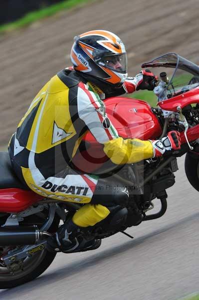 Motorcycle action photographs;Rockingham;Rockingham photographs;event digital images;eventdigitalimages;no limits trackday;peter wileman photography;rockingham corby northamptonshire;trackday;trackday digital images;trackday photos