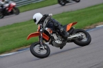 Motorcycle-action-photographs;Rockingham;Rockingham-photographs;event-digital-images;eventdigitalimages;no-limits-trackday;peter-wileman-photography;rockingham-corby-northamptonshire;trackday;trackday-digital-images;trackday-photos