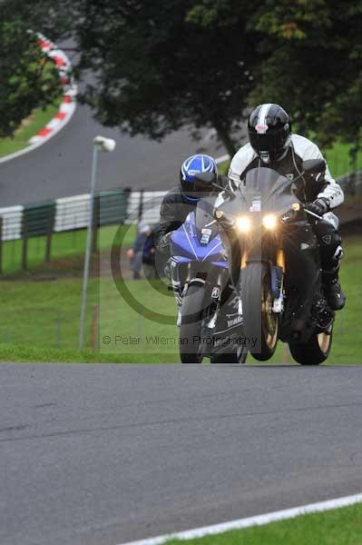 Motorcycle action photographs;cadwell;cadwell park photographs;event digital images;eventdigitalimages;motor racing louth lincolnshire;no limits trackday;peter wileman photography;trackday;trackday digital images;trackday photos