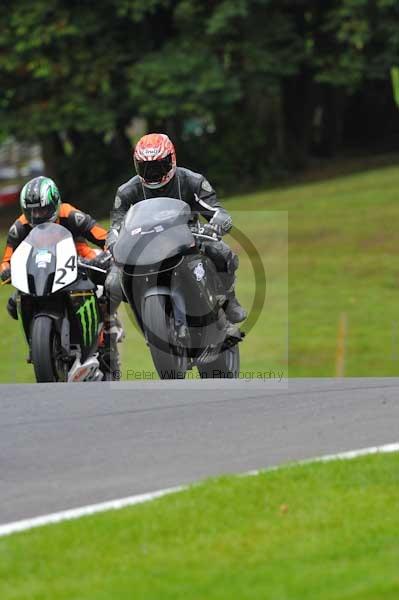 Motorcycle action photographs;cadwell;cadwell park photographs;event digital images;eventdigitalimages;motor racing louth lincolnshire;no limits trackday;peter wileman photography;trackday;trackday digital images;trackday photos