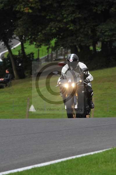 Motorcycle action photographs;cadwell;cadwell park photographs;event digital images;eventdigitalimages;motor racing louth lincolnshire;no limits trackday;peter wileman photography;trackday;trackday digital images;trackday photos
