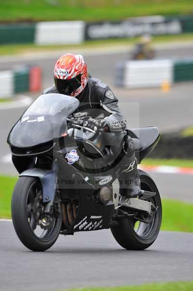 Motorcycle action photographs;cadwell;cadwell park photographs;event digital images;eventdigitalimages;motor racing louth lincolnshire;no limits trackday;peter wileman photography;trackday;trackday digital images;trackday photos